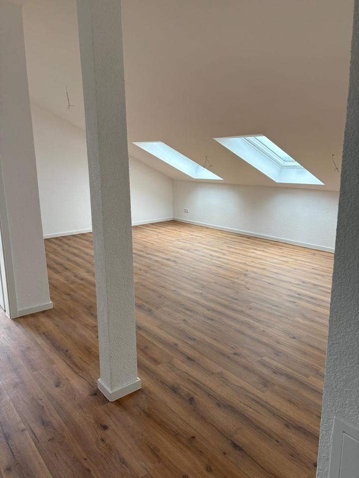Thumbnail-Großzügige 4-Zimmer-Wohnung in Ofterdingen zu vermieten