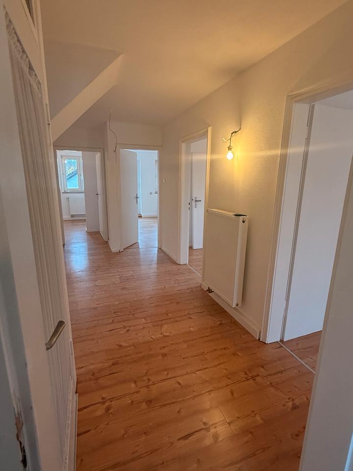 Thumbnail-4-Zimmer Wohnung nahe Grundschule - Ab sofort