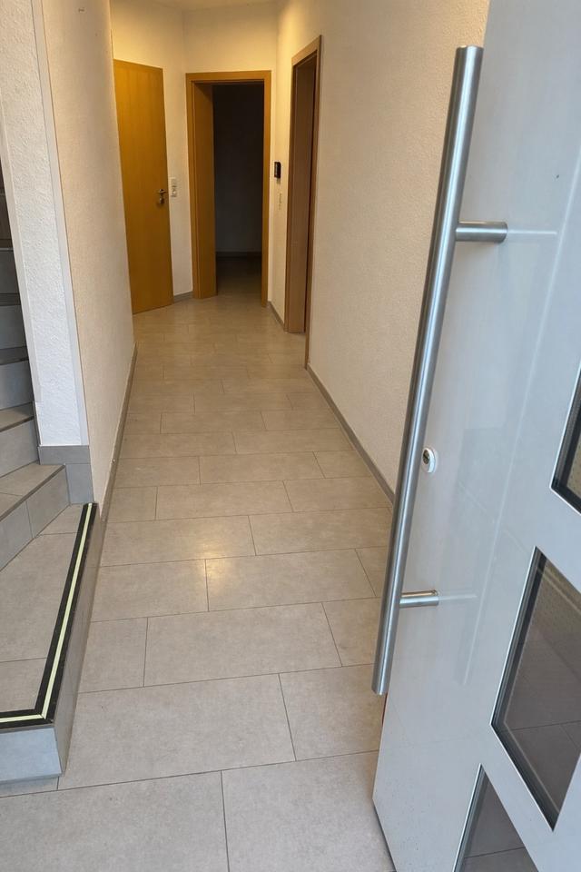 Thumbnail-Frisch renovierte 2,5 Zimmerwohnung