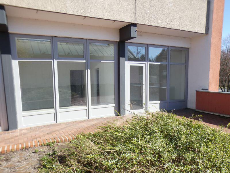 Thumbnail-Zentrale, lichtdurchflutete Räume für Büro oder Praxis in Düsseldorf Garath