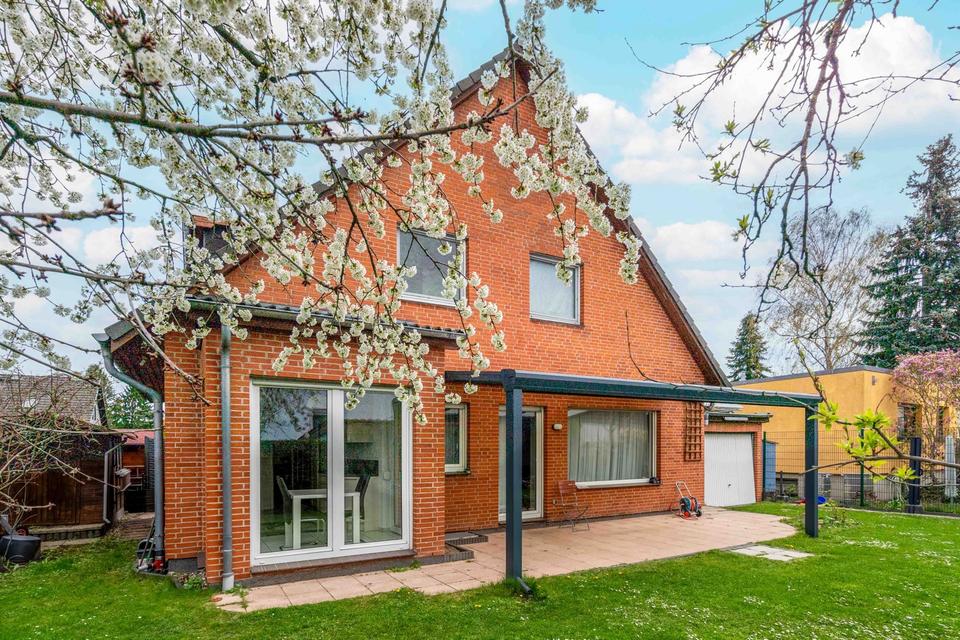 Thumbnail-Gepflegtes Einfamilienhaus mit Garten, Garage & beheiztem Keller