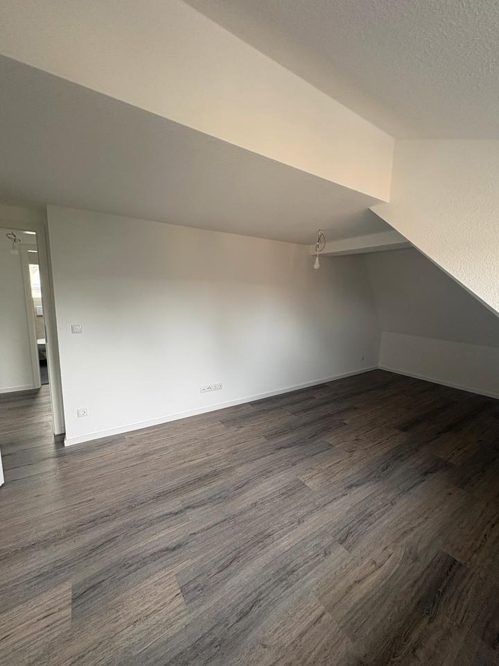 Thumbnail-Dachgeschosswohnung- Ideal für Singles