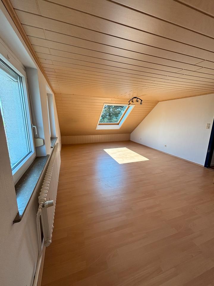 Thumbnail-Schöne 3-Zimmer-Dachgeschosswohnung in Schellerten OT Oedelum