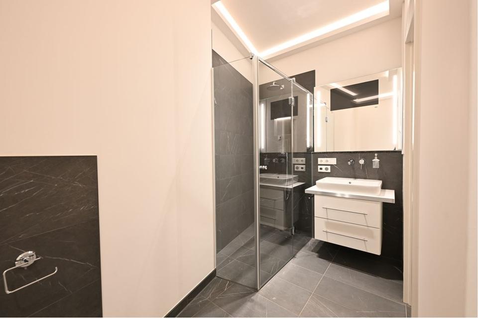 Thumbnail-1,5-Raum Luxuswohnung zu vermieten- Zentral gelegen! Erstbezug nach Sanierung!