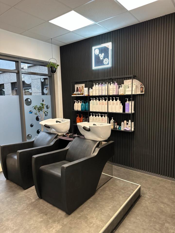 Thumbnail-Stuhlmiete für Friseur:in im modernen Salon – zentral in Balingen