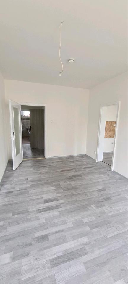 Thumbnail-4-Zimmer-Wohnung