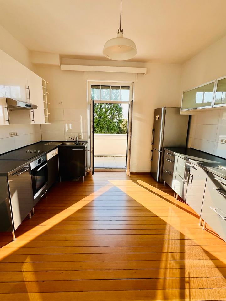 Thumbnail-strahlende 2 ZKB Altbau-Mietwohnung mit Einbauküche, Bischmisheim