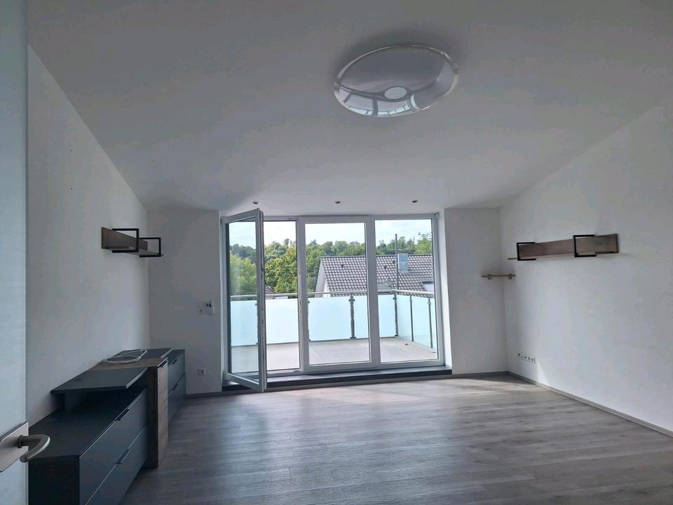 Thumbnail-Helle 4 Zimmer Mietwohnung