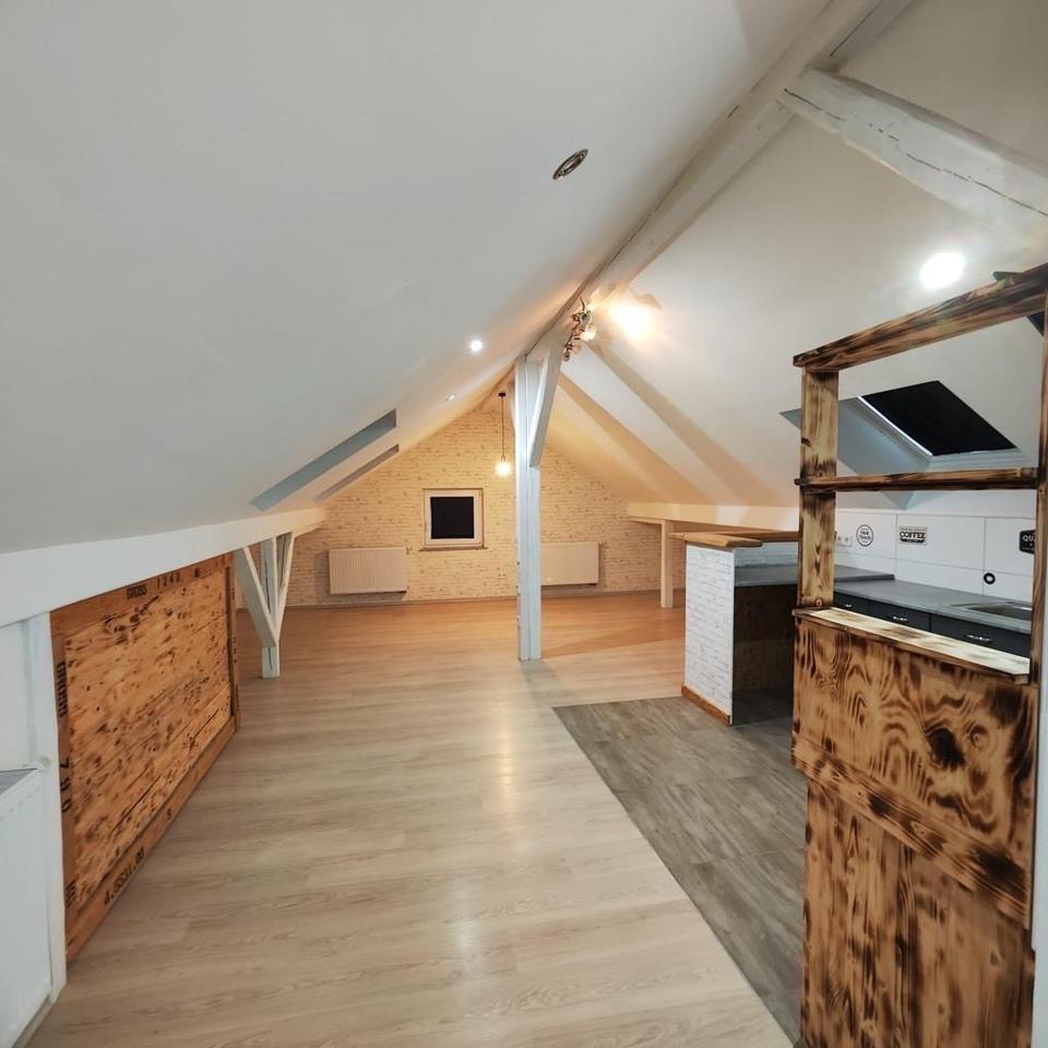 Thumbnail-Ein Zimmer Apartment im DG zu vermieten