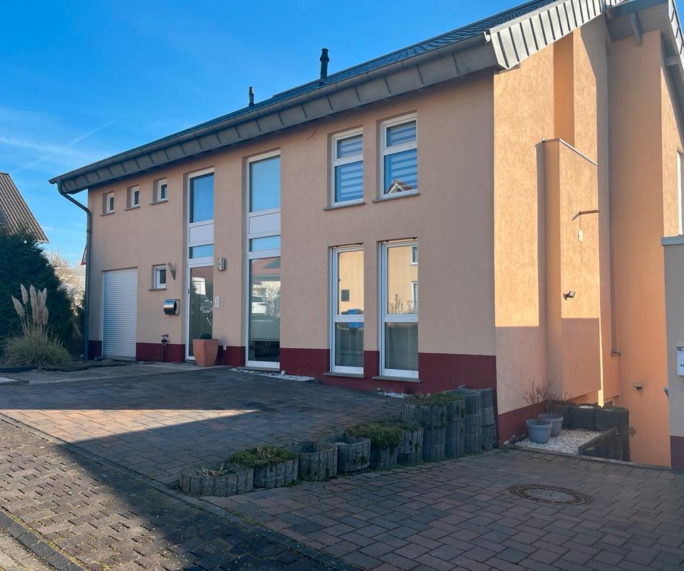 Thumbnail-Einfamilienhaus mit Einliegerwohnung in 65597 HünfeldenHeringen