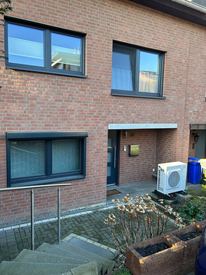 Thumbnail-Freundliches Reihenhaus mit fünf Zimmern in Mönchengladbach