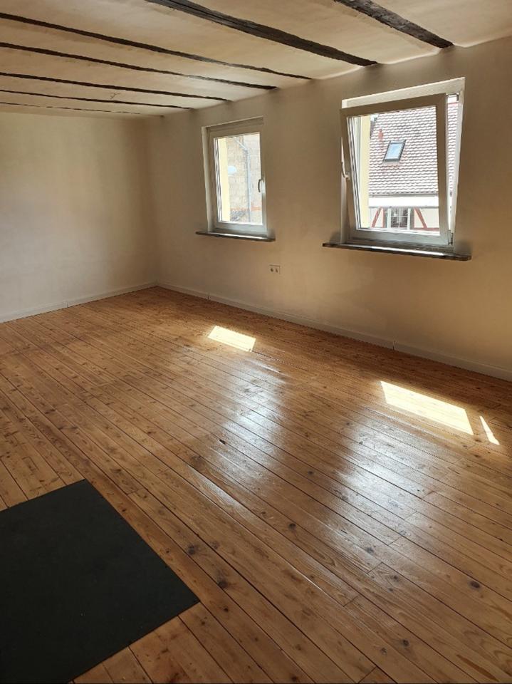 Thumbnail-Helle 3-Zimmer-Wohnung im Zweifamilienhaus mit Terrasse & Kaminof