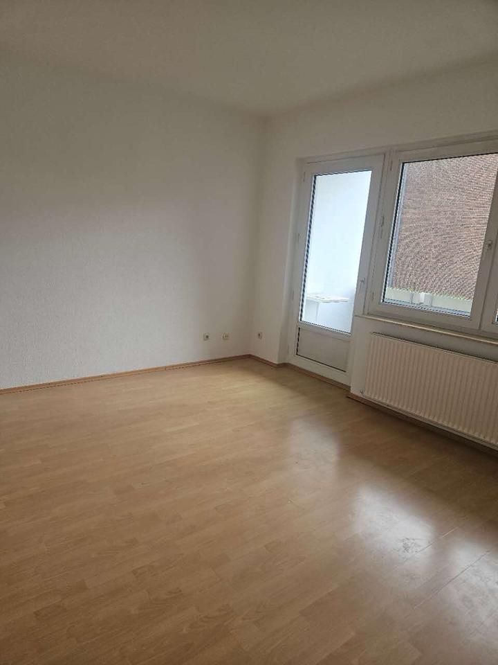 Thumbnail-Neu renovierte Wohnung auf Hamburger Allee ab sofort