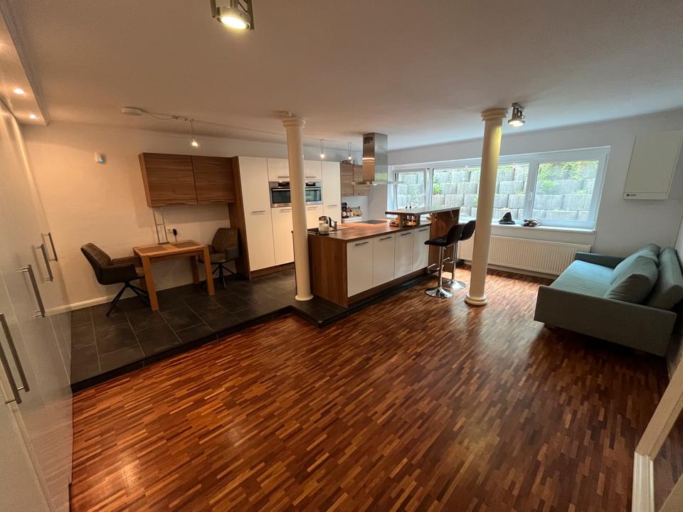 Thumbnail-Hochwertige 1,5-Zimmer-Wohnung mit Einbauküche, separatem Eingang