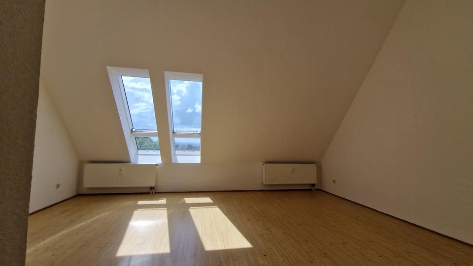 Thumbnail-Atelier 2-Zimmer-Wohnung in Hohenstein-Ernstthal mit Parkplatz