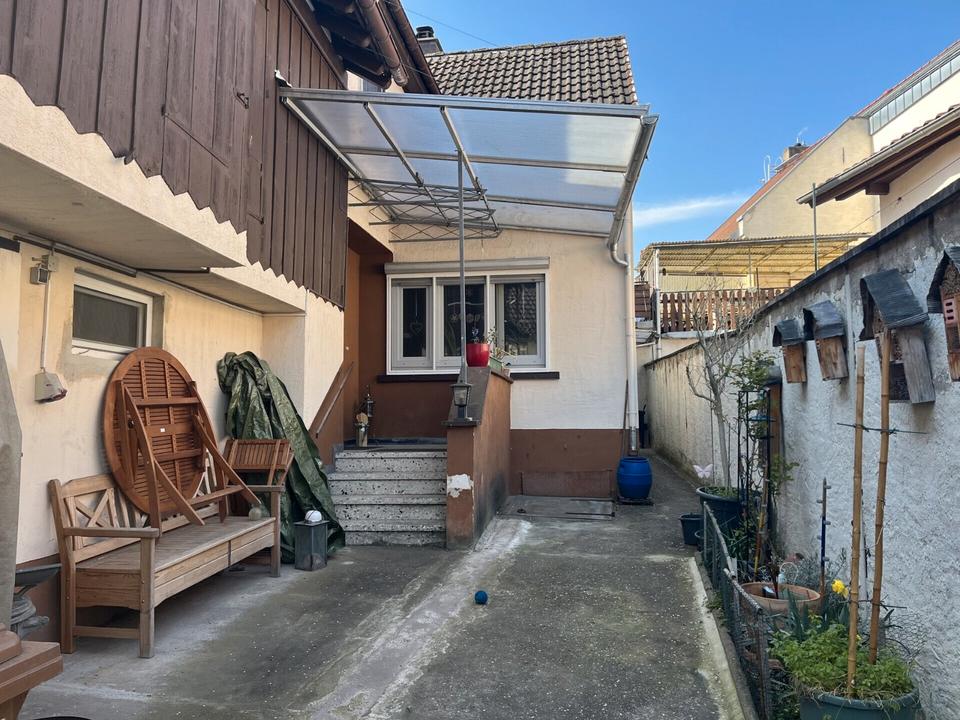 Thumbnail-Gepflegtes Einfamilienhaus mit Innenhof & Balkon. Provisionsfrei.