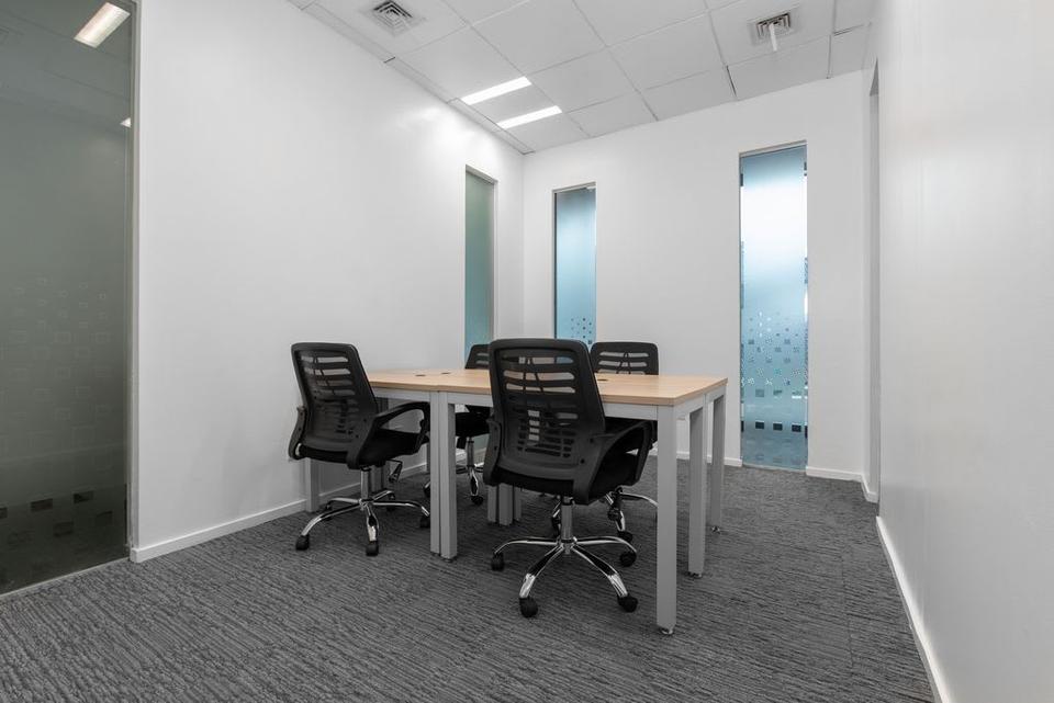 Thumbnail-Privater Büroraum für 4 Person in REGUS Maximiliancenter