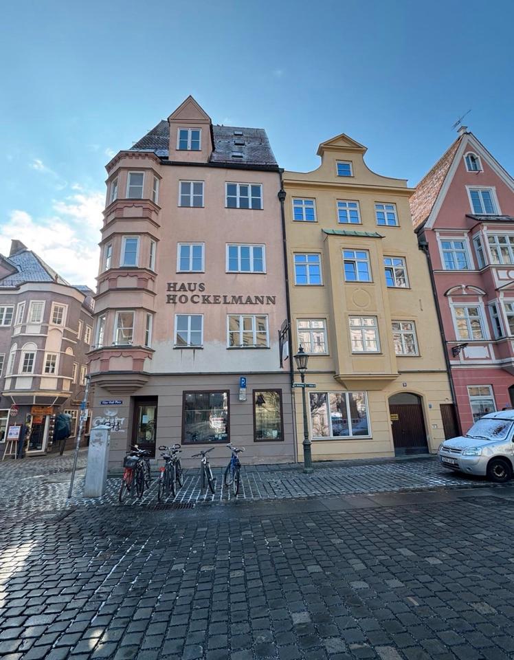 Thumbnail-Charmante Dachgeschosswohnung in Bestlage – Augsburg Rathausplatz
