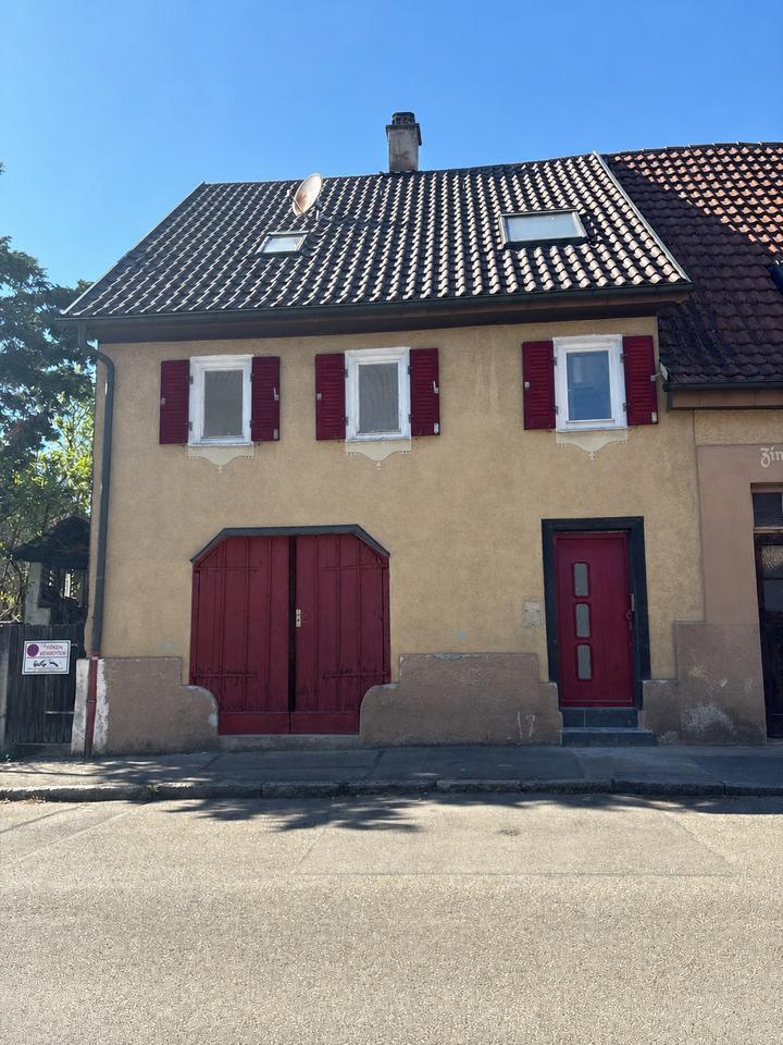 Thumbnail-Stilvoll modernisiertes Familienhaus mit Garten, Terrasse und PV