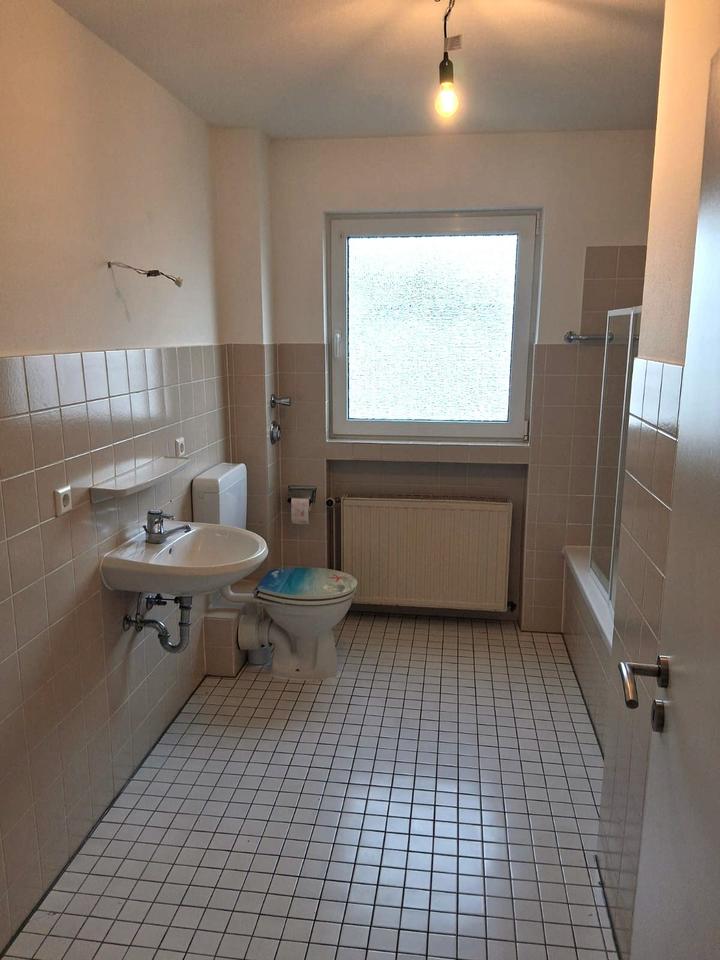 Thumbnail-WBS erforderlich! Top 3 Zi.-Whg. im 1.OG + Loggia in Lüdenscheid!