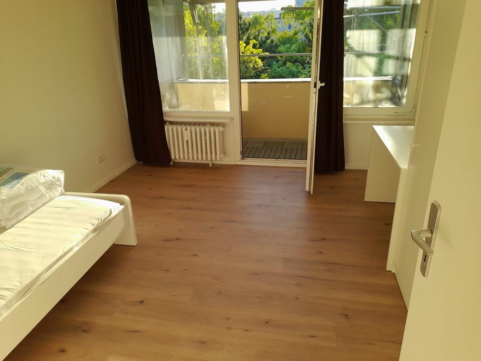 Thumbnail-WG Zimmer mit Balkon 20 qm. In Schöneberg