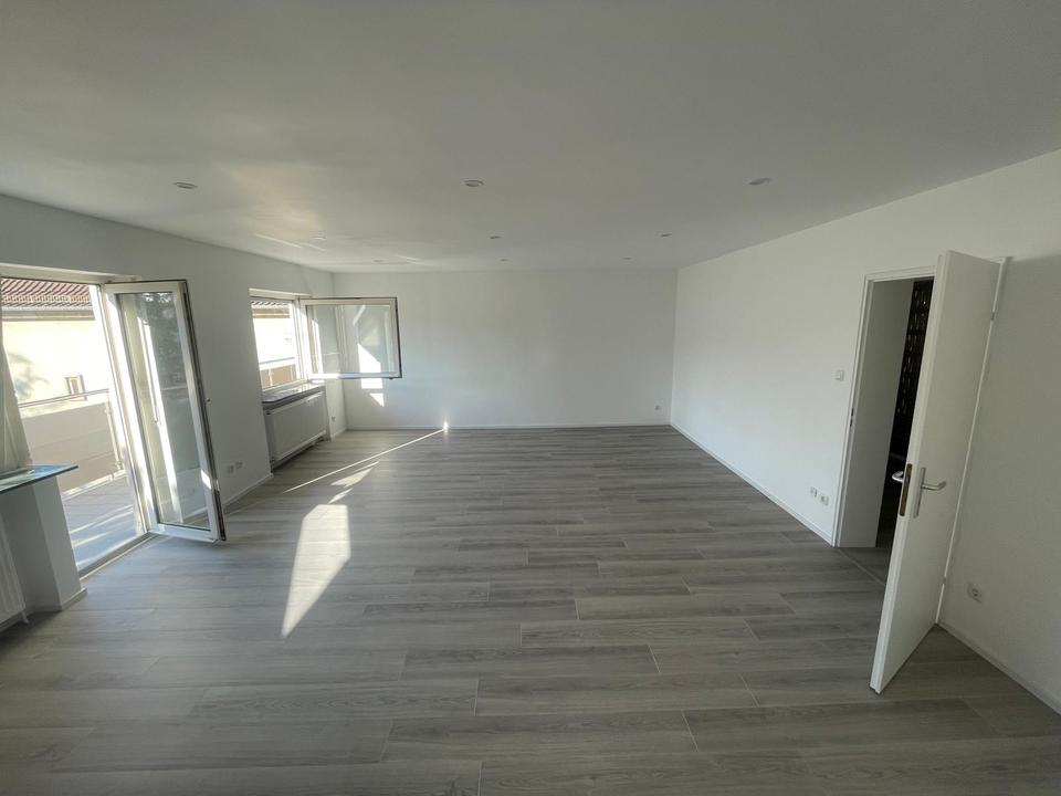 Thumbnail-Komplett renovierte 4 Zimmer Wohnung in Frankfurt-Griesheim