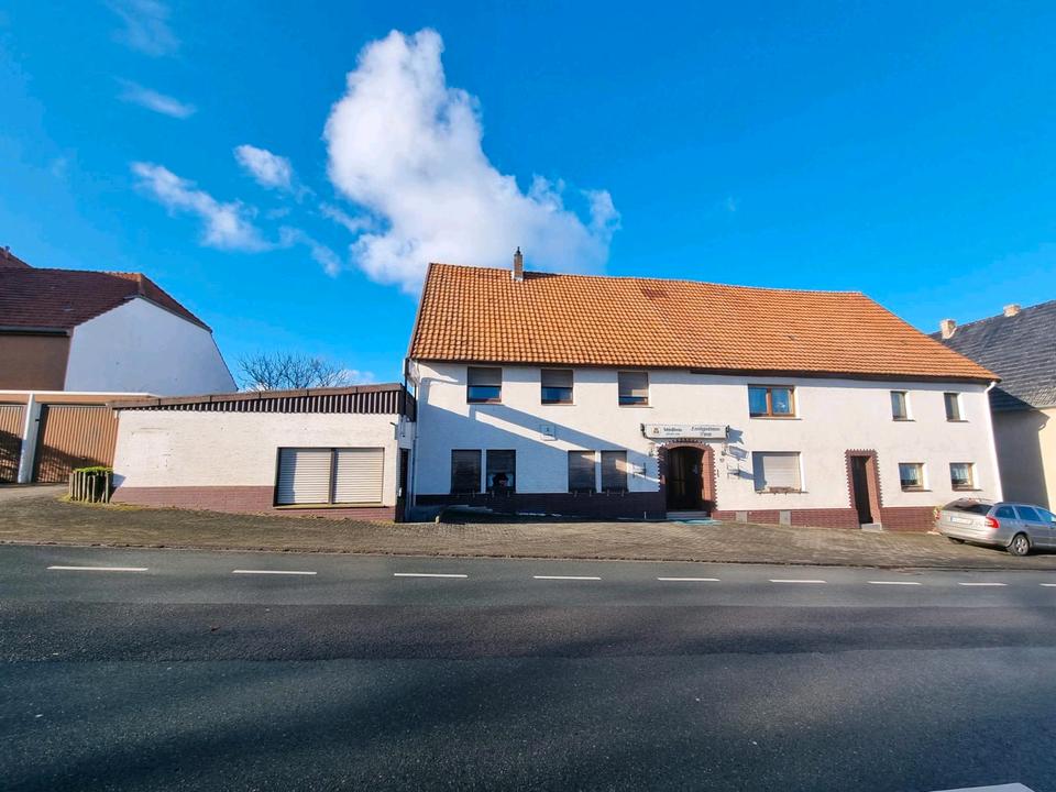 Thumbnail-Mehrfamilienhaus mit großen Entwicklungspotenzisl-Renditeobjekt