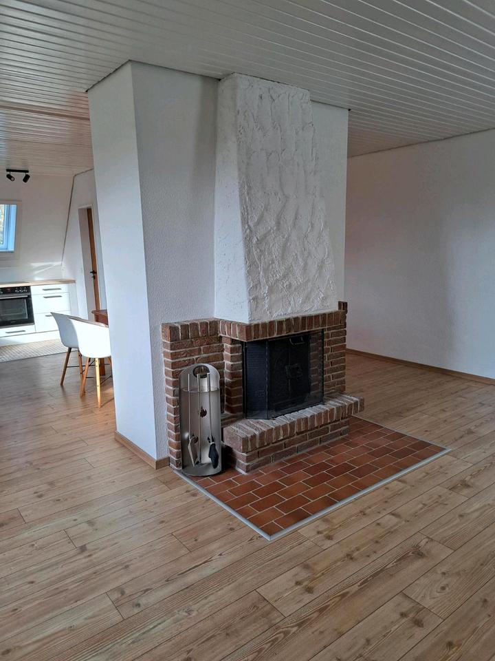 Thumbnail-Helle 2-Zimmer-Wohnung mit Kamin & Einbauküche in ruhiger Lage