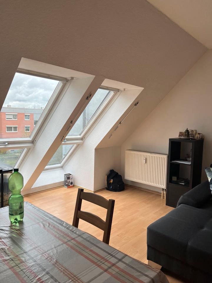 Thumbnail-Sehr schöne 2 Zimmer-DG-Wohnung in Nürnberg, Südwest zu vermieten