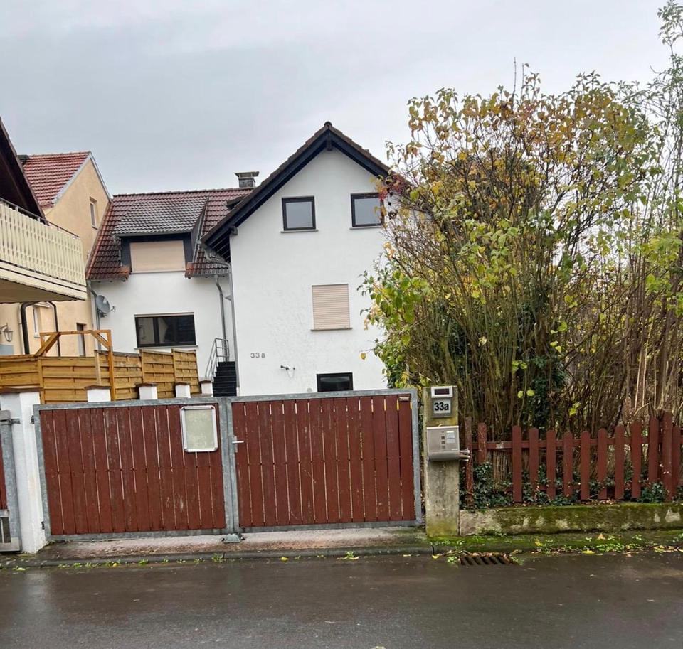 Thumbnail-Schöne 3-Zimmer-DG-Wohnung mit Fußbodenheizung in ruhiger Lage