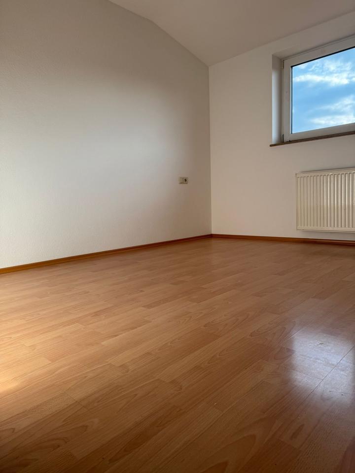 Thumbnail-2-Zimmer-DG-Wohnung mit Balkon und tollem Ausblick