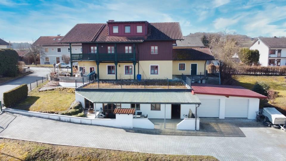 Thumbnail-Vielseitiges Raumwunder in Tittmoning:290m² Wohnen + 250m² Keller