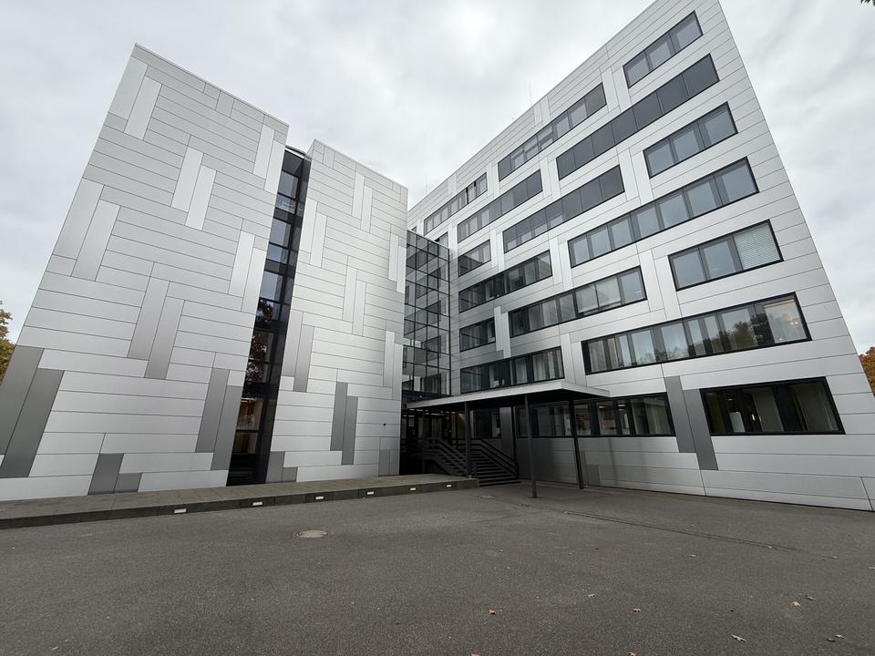 Thumbnail-Arbeiten auf höchstem Niveau – All-Inclusive-Miete - Repräsentatives Büro am Sachsenring!
