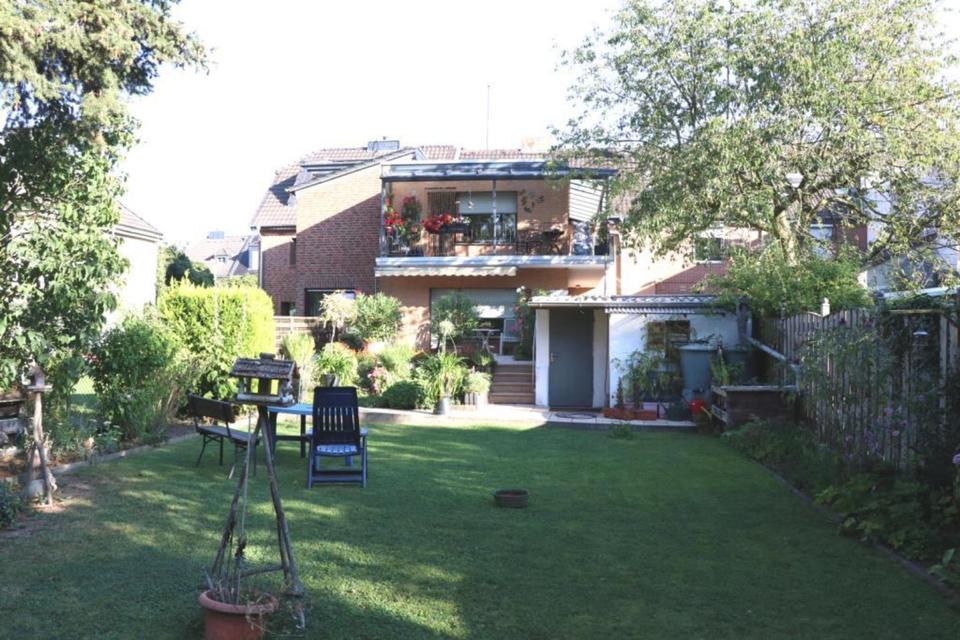 Thumbnail-Geräumiges Zweifamilien-Reihenhaus in Köln-Heimersdorf