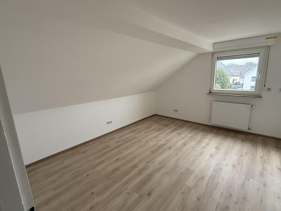 Thumbnail-Helle 2,5-Zimmer Dachgeschosswohnung in Mühlheim am Main