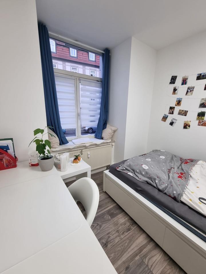 Thumbnail-möbliertes WG Zimmer frei! Keine Nebenkosten!