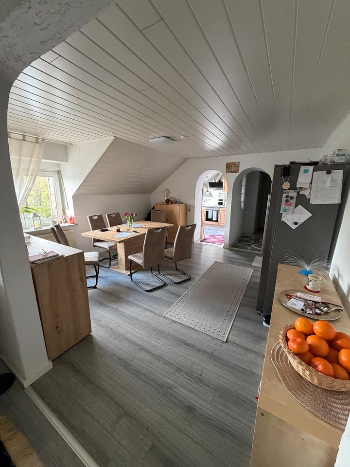 Thumbnail-4,5 ZKB 90qm Dachgeschosswohnung, Ruhige Lage