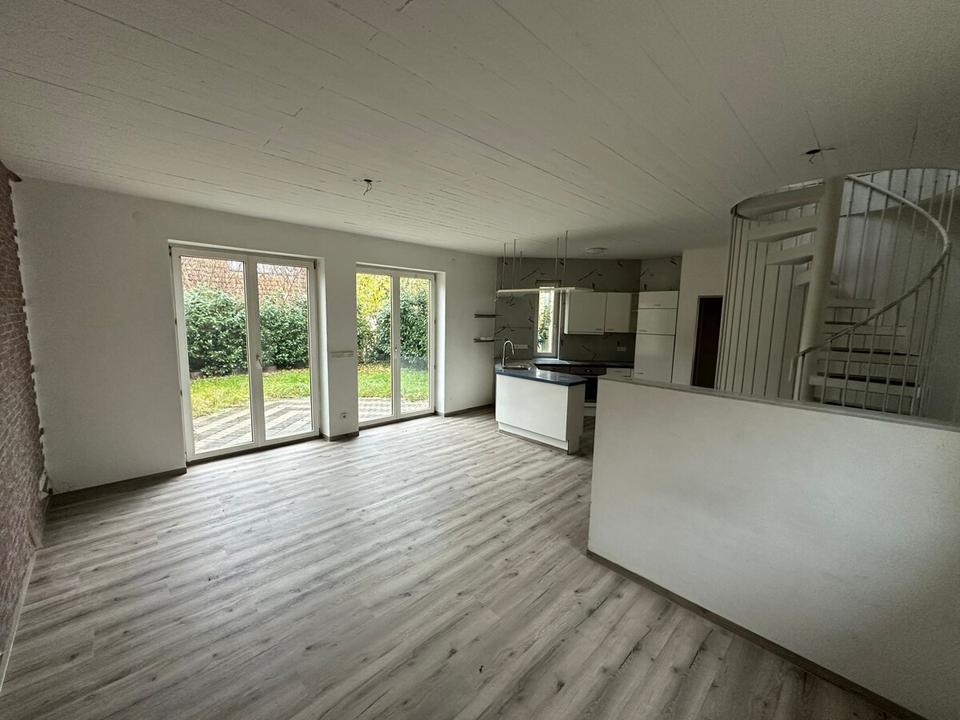 Thumbnail-Maisonette mit Terrasse, Garten und Tiefgarage in Regensburg-Oberisling