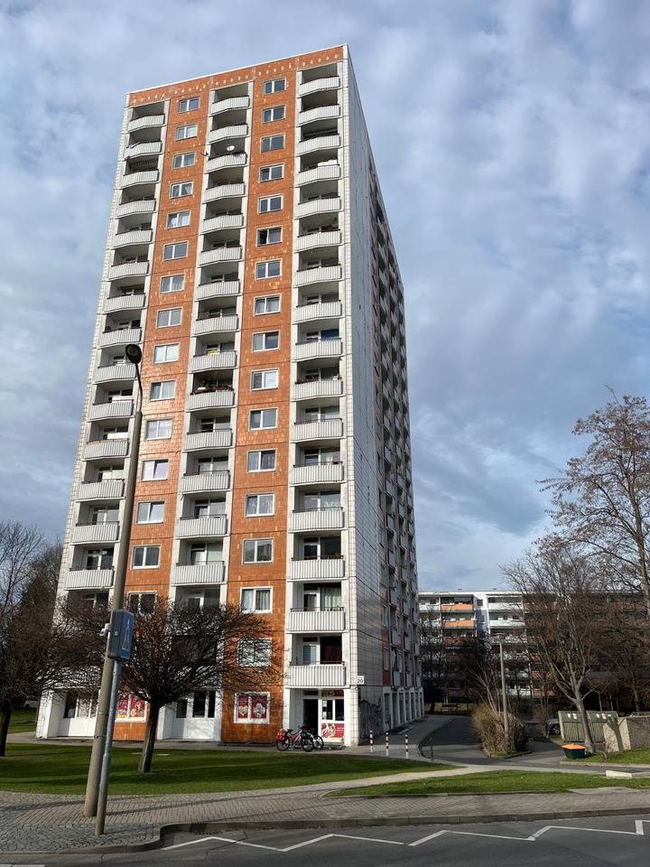 Thumbnail-Am Anger 22-schöne 1 ZKB Wohnung im 16. OG *ab sofort* zu vermieten