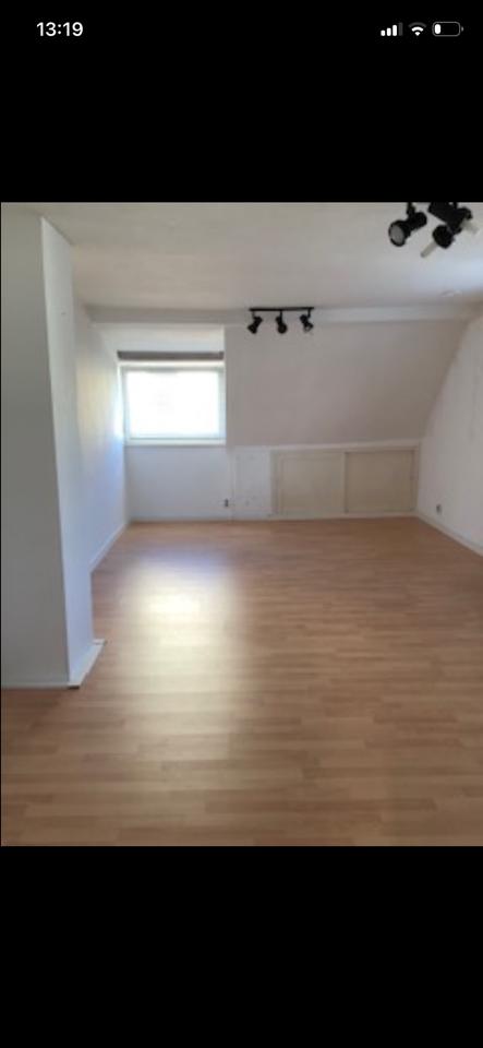 Thumbnail-1 Zimmer Dachgeschoss Wohnung Degerloch zentral gelegen
