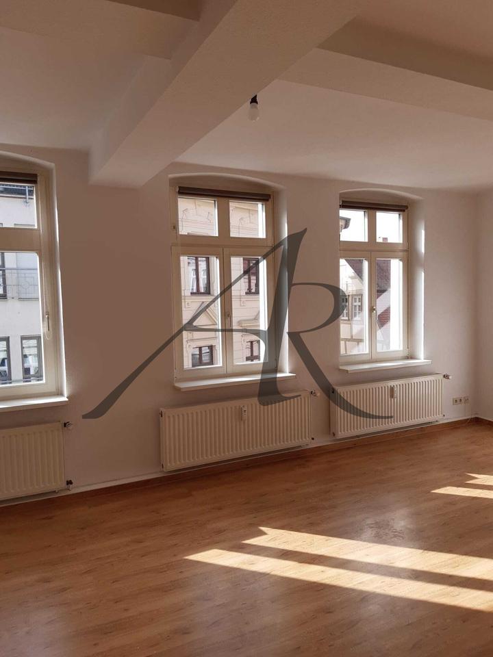 Thumbnail-schicke 2-Zimmer-Wohnung mit Einbauküche und Stellplatz