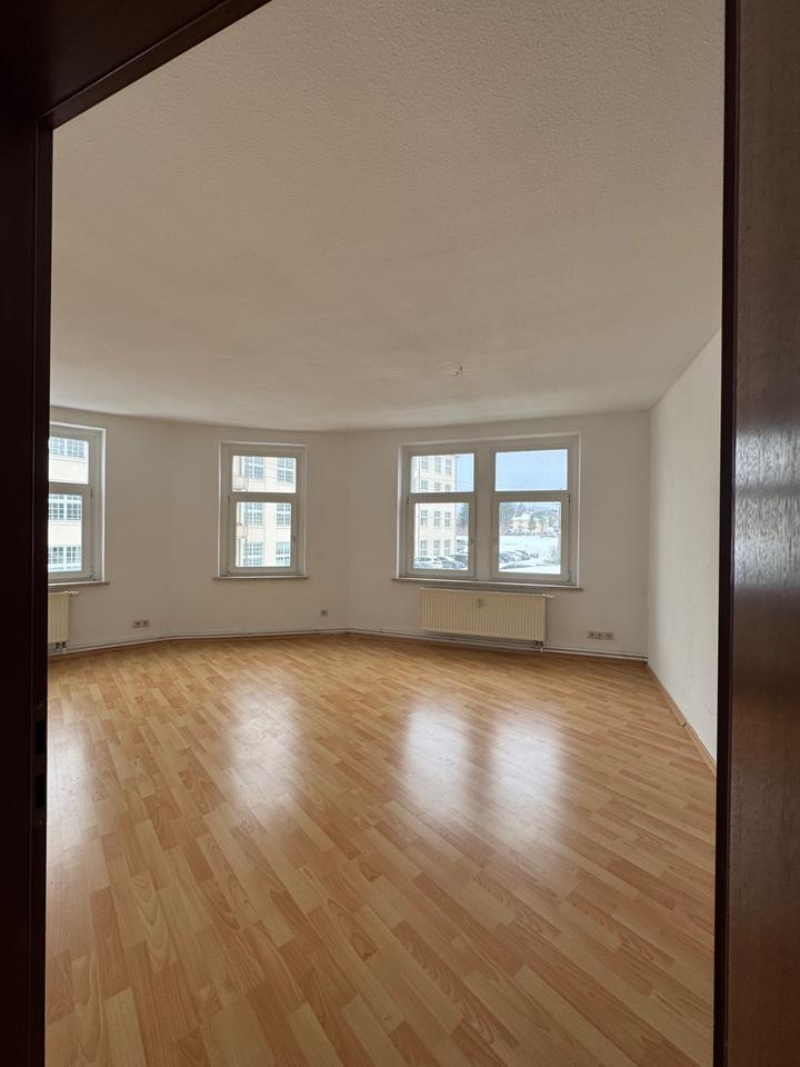 Thumbnail-Helle 2-Raum-Wohnung mit großzügigem Wohnzimmer