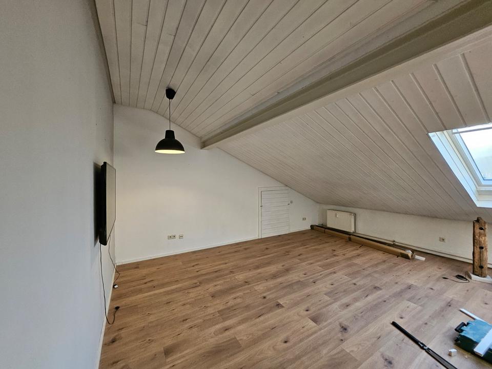 Thumbnail-Schöne und renovierte 3-Raum-DG-Wohnung in Rottenburg am Neckar