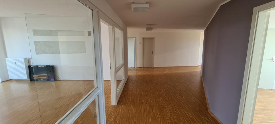 Thumbnail-Büro_Praxis_Etage_mit Lift