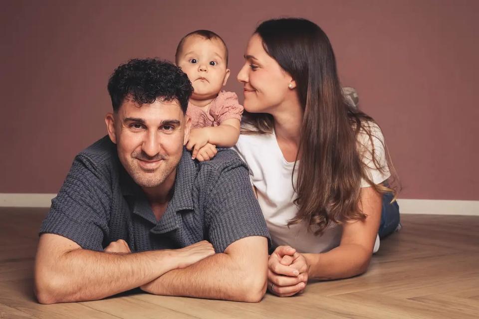 Thumbnail-Junge Familie mit dem Traum von einem eigenem Haus