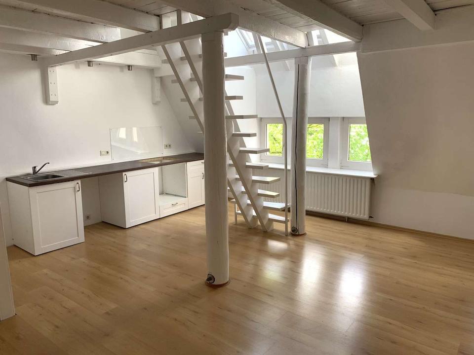 Thumbnail-Galeriewohnung mit 98 m² Wfl. und Küchenzeile im Dachgeschoss