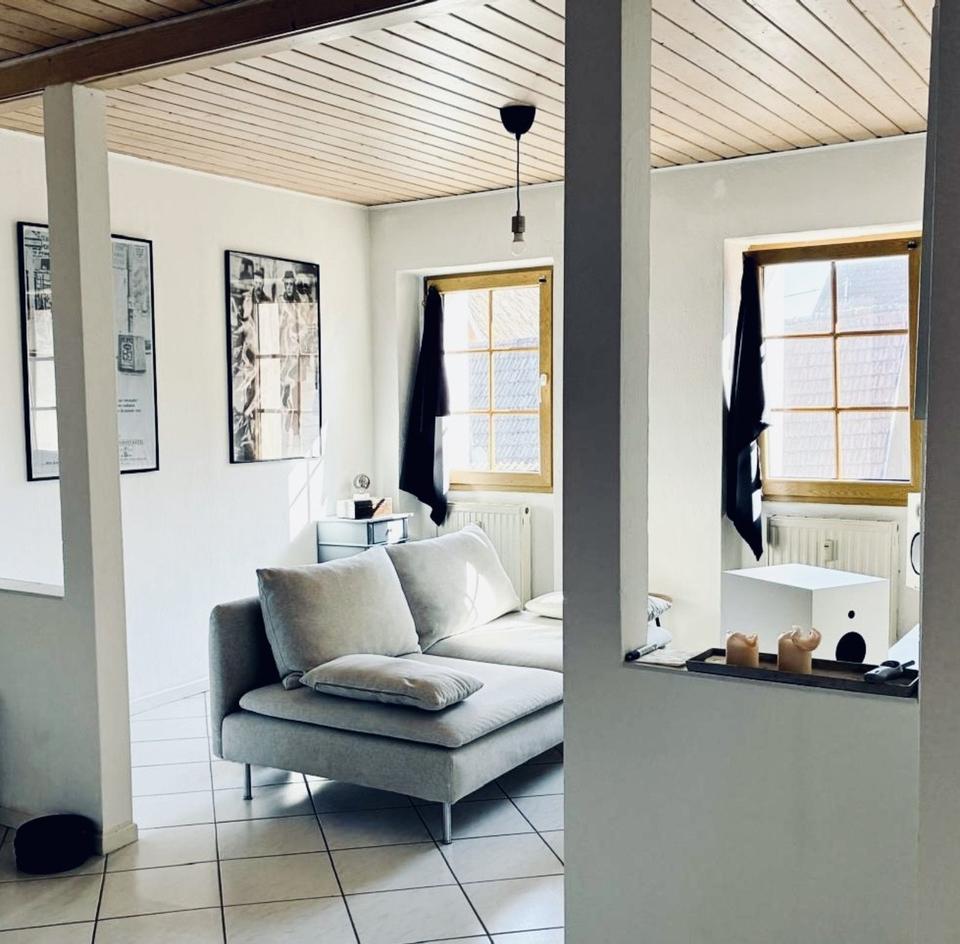 Thumbnail-Helle 2,5 Zimmer-Wohnung mit Einbauküche und Innenhof