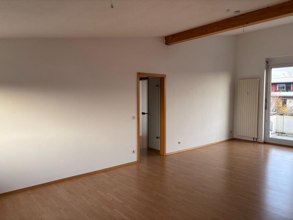 Thumbnail-Lichtdurchflutete 4-Zimmer-Dachgeschosswohnung mit Balkon & Stell