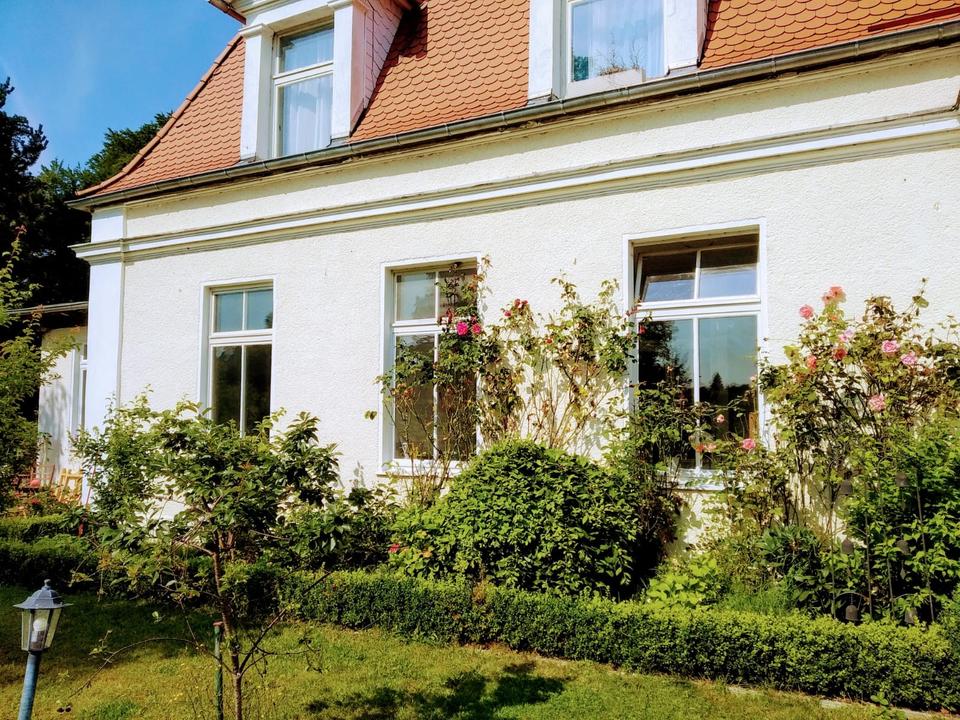 Thumbnail-Großzügige EG Gutshaus Wohnung 2,5 Zi. Ofenheizung Terrasse EBK