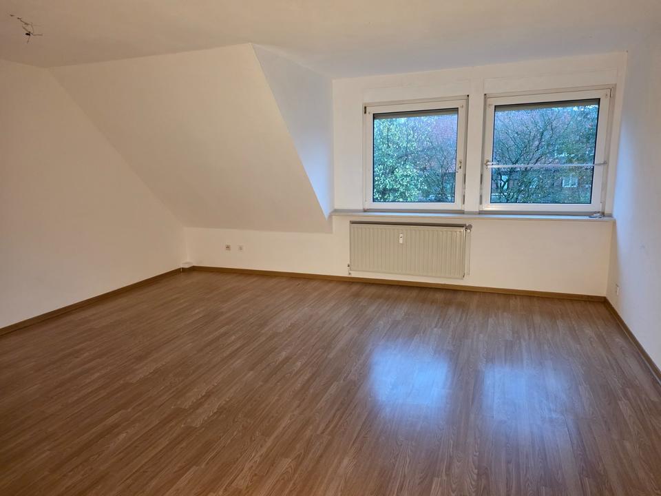 Thumbnail-3-Zimmer-Dachgeschosswohnung in Schneeren